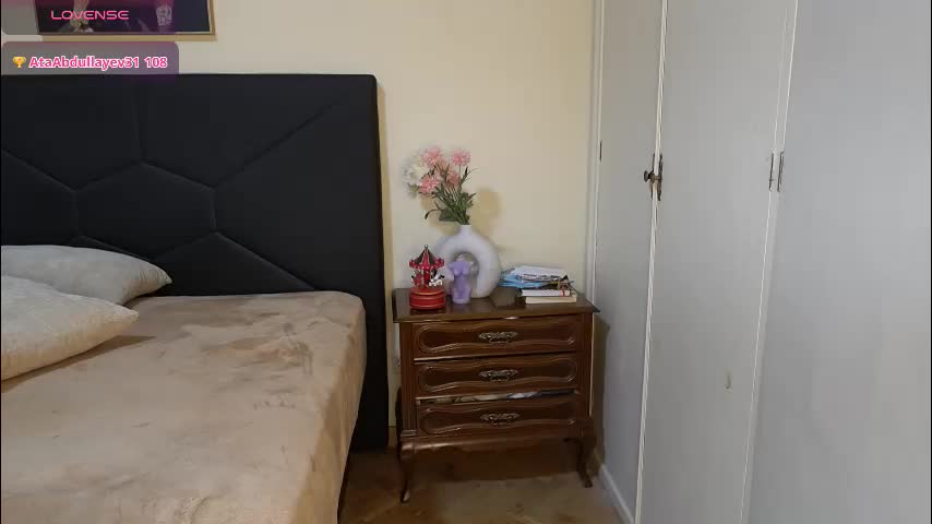 adelllee Приват Записи 2025-12-09