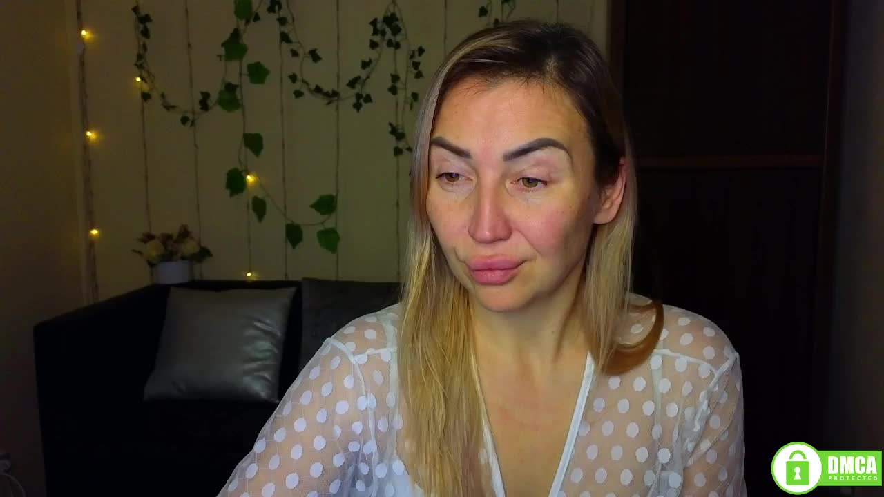 Jullyblondkiss Приват Записи 2026-01-09