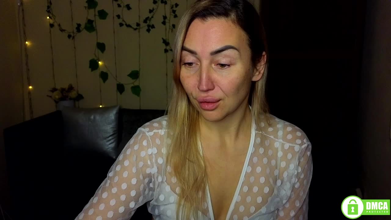 Jullyblondkiss Приват Записи 2026-01-12