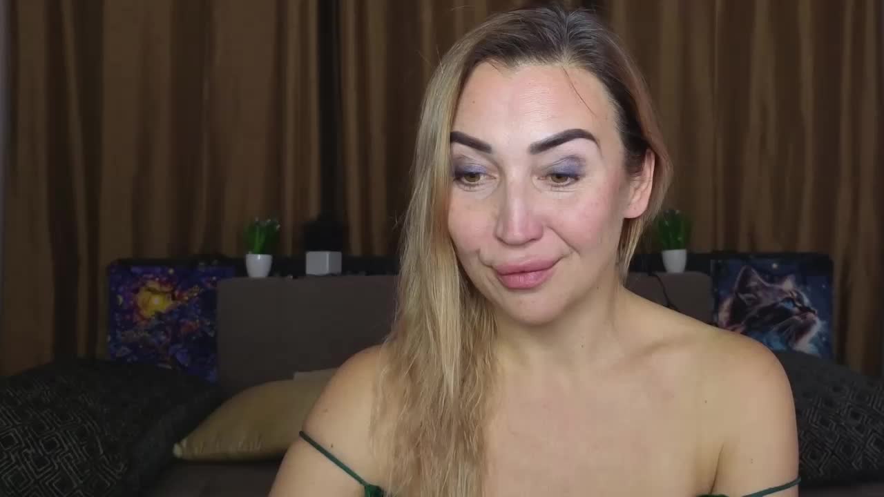 Jullyblondkiss Приват Записи 2026-01-18