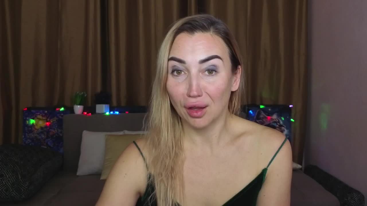 Jullyblondkiss Приват Записи 2026-01-18