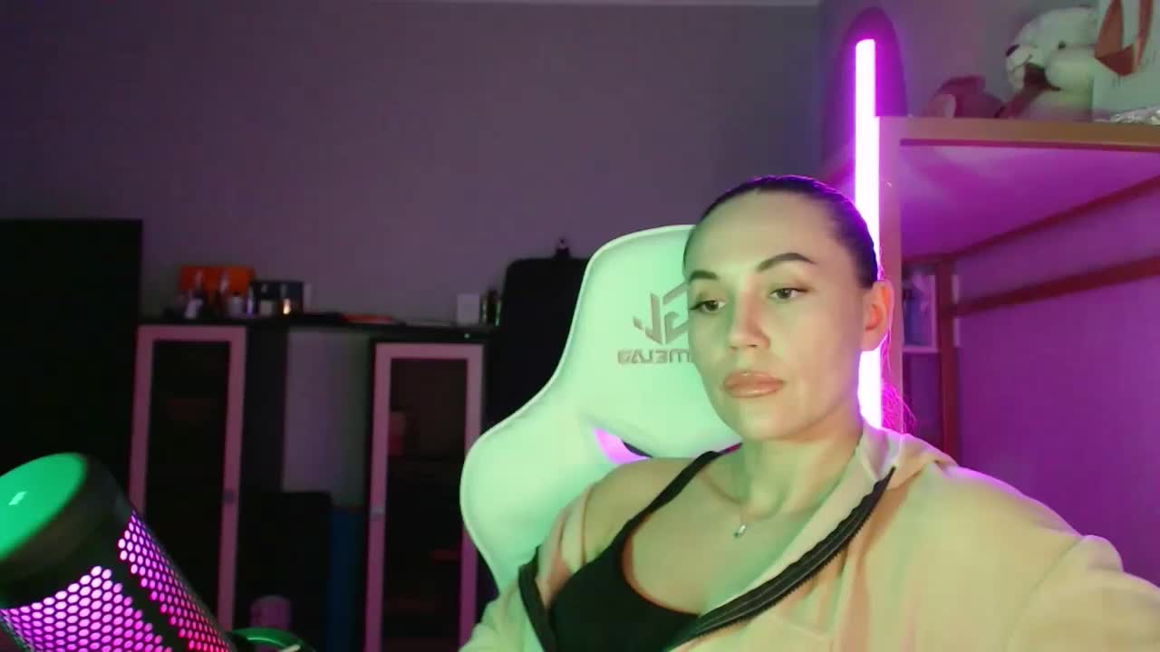 QWEENII Приват Записи 2026-03-01