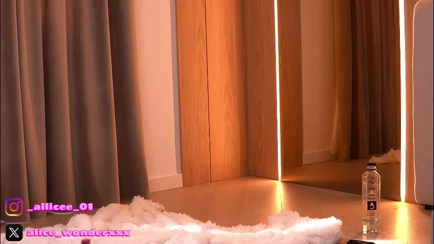 vanessasimon Приват Записи 2026-03-04