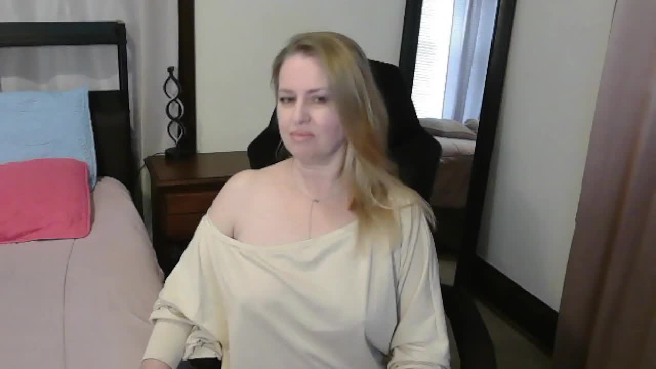 Holliekate Приват Записи 2026-03-18