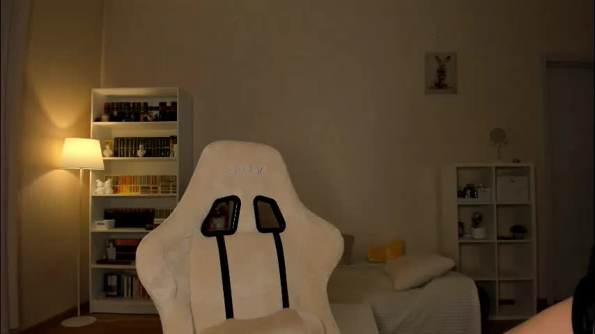 emilyhoston Приват Записи 2026-03-20