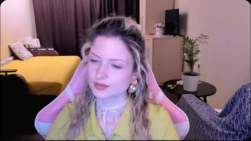 julie_flores Приват Записи 2026-04-01