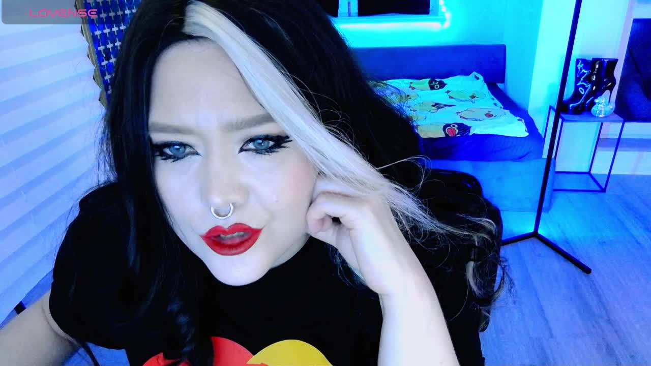 Laura-Wicked Приват Записи 2026-04-02