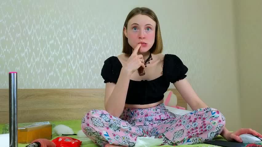 adelina_cowell Приват Записи 2026-04-04