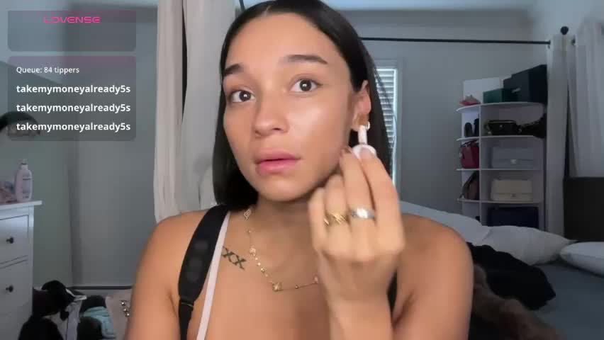 adriannarodriguez Приват Записи 2026-04-05