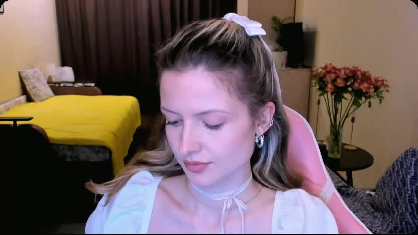 julie_flores Приват Записи 2026-04-08