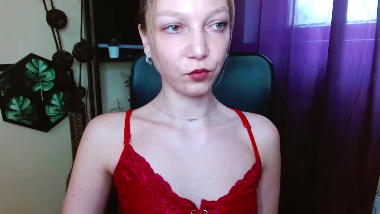 EmillyExtasy Приват Записи 2026-04-14