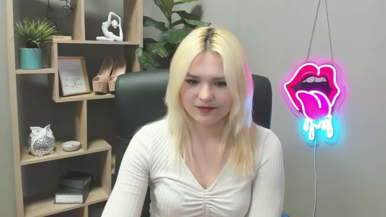 SweetLilyxo Приват Записи 2026-04-14
