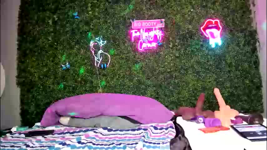 bigbuttsarena Приват Записи 2026-04-15