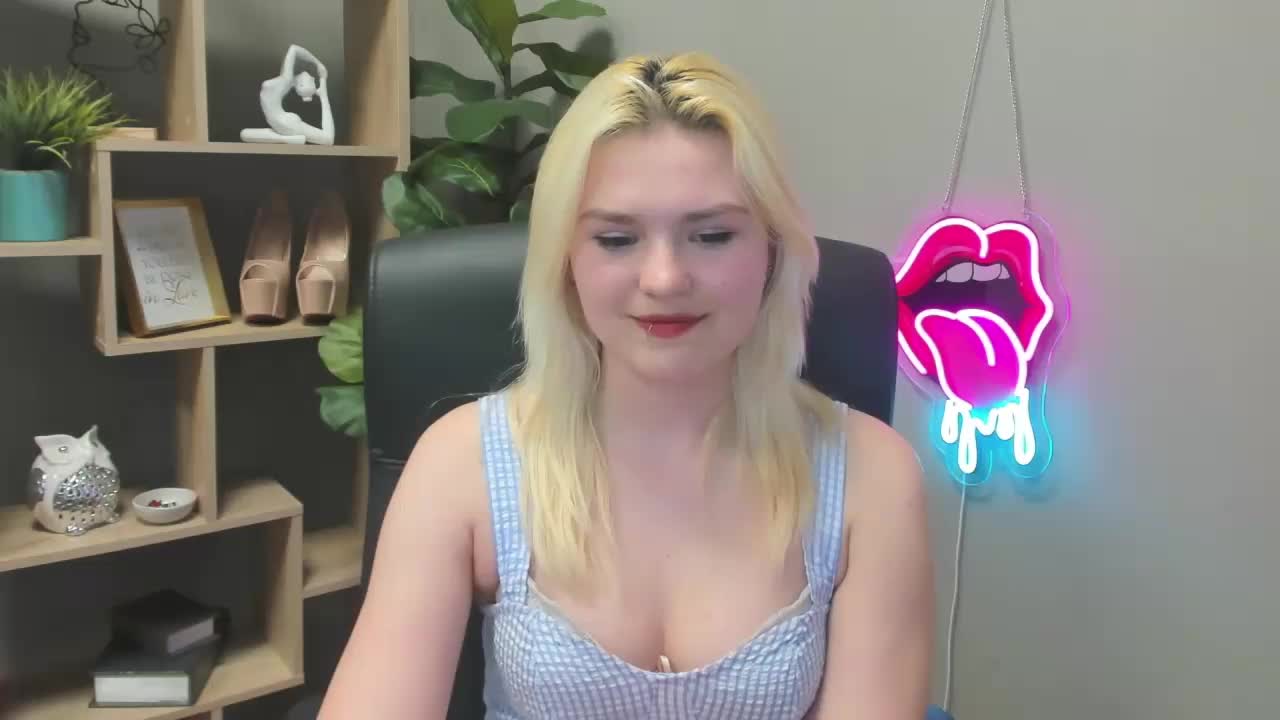 SweetLilyxo Приват Записи 2026-04-17