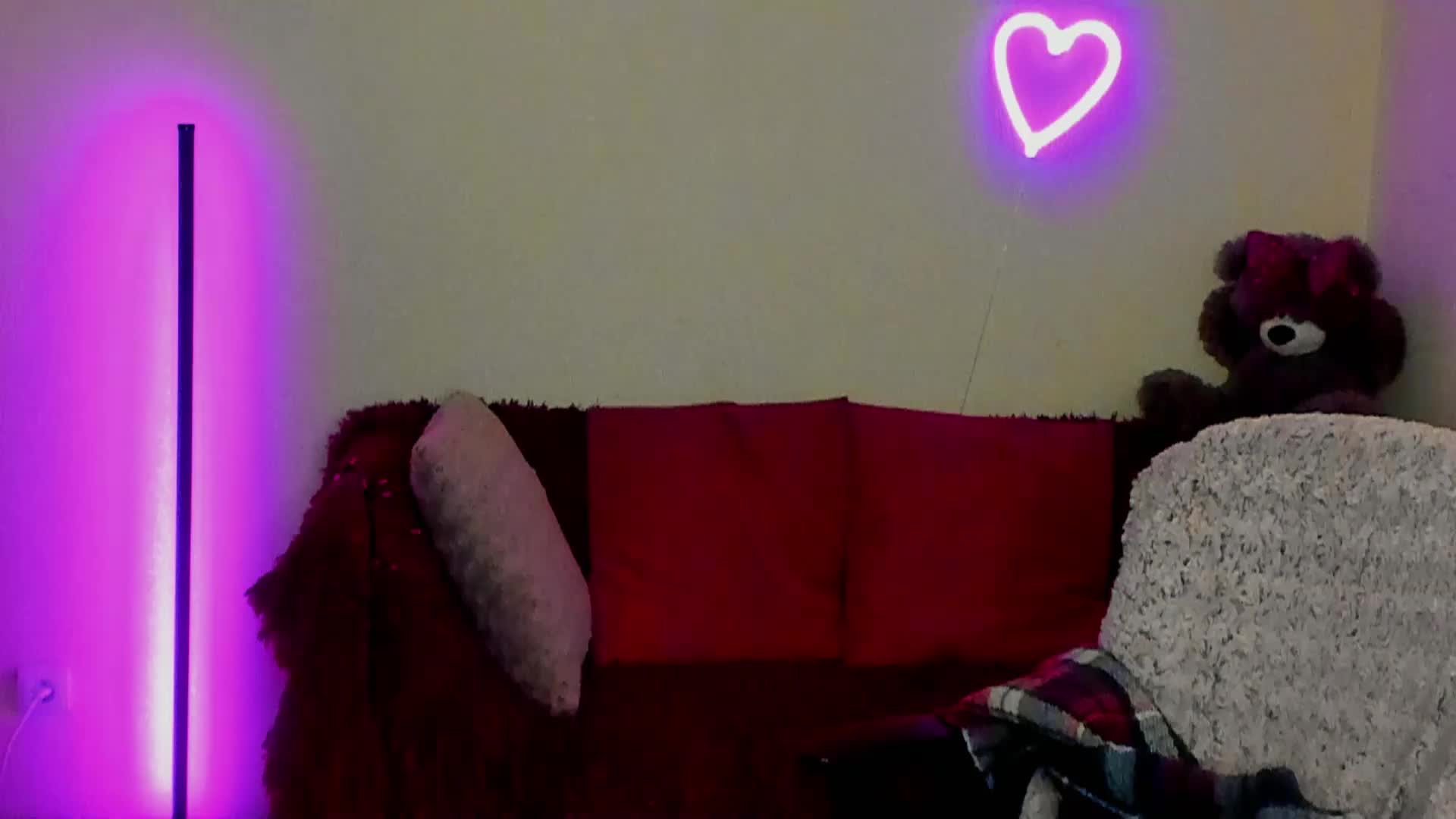 Aliciaredluv Приват Записи 2026-04-18