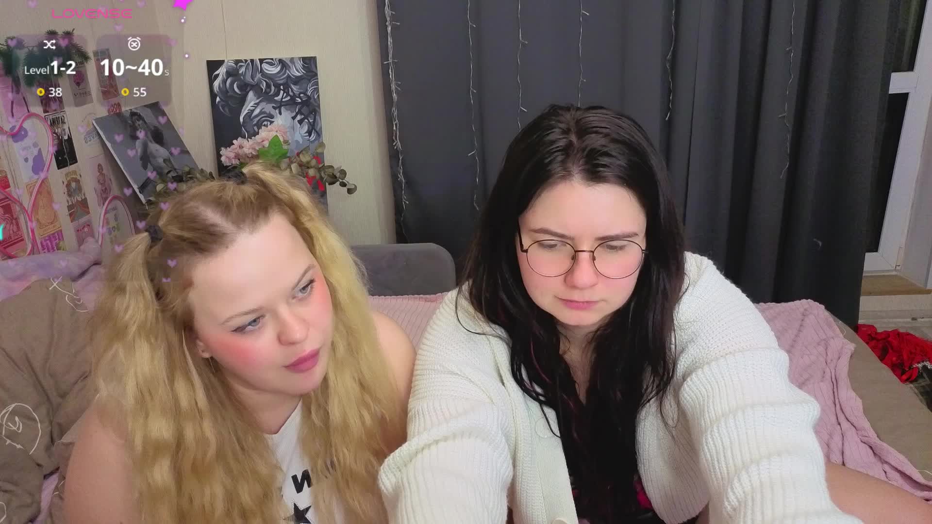Kitty-and-Hannah Приват Записи 2026-04-22