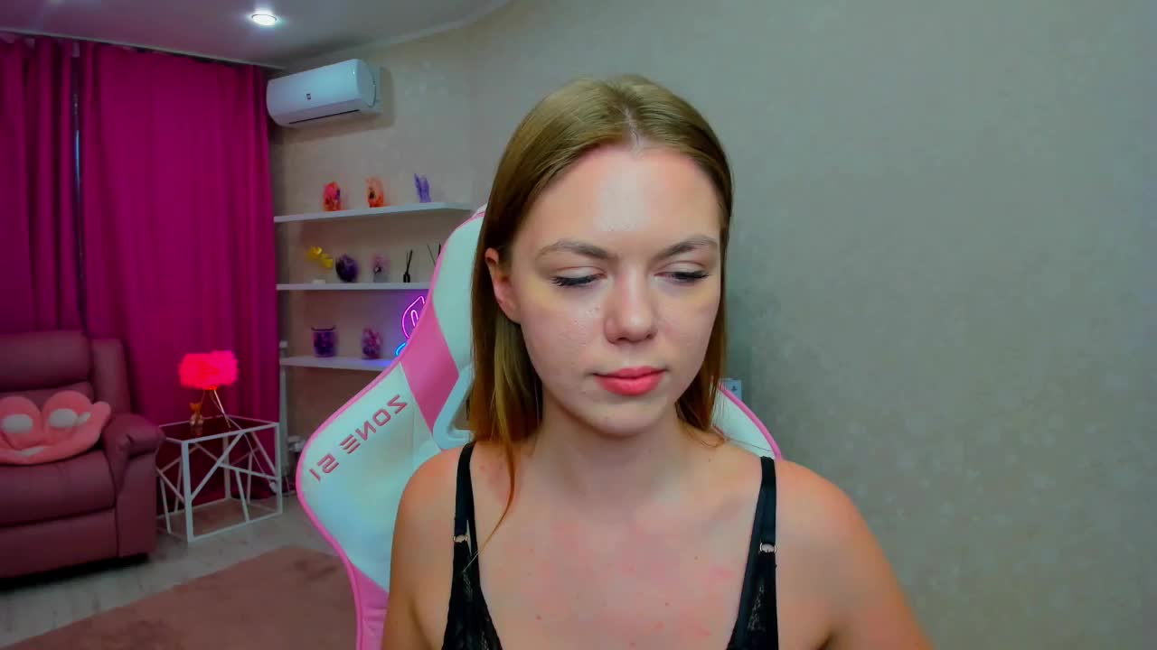 Strawberrye Приват Записи 2026-05-10