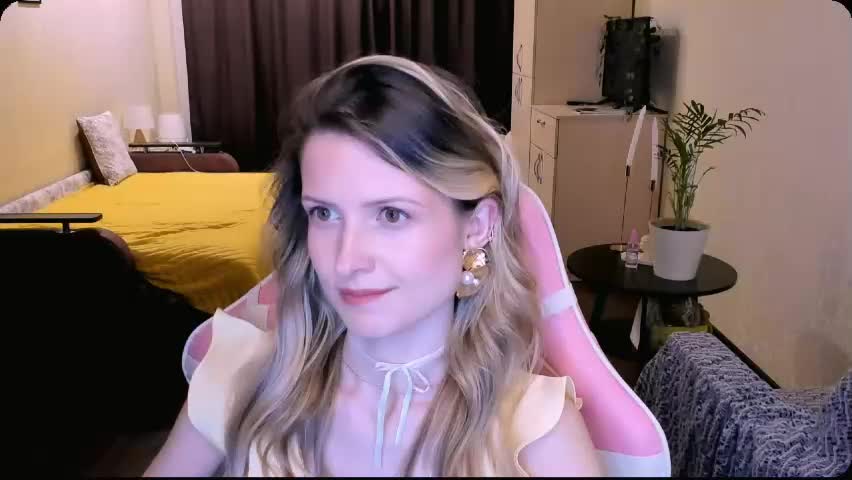 julie_flores Приват Записи 2026-05-12