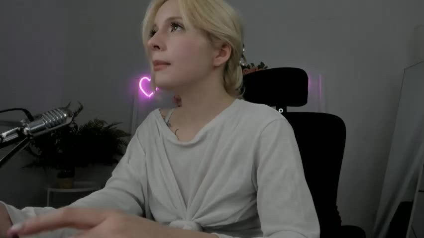 aurorawrenfield Приват Записи 2026-05-15