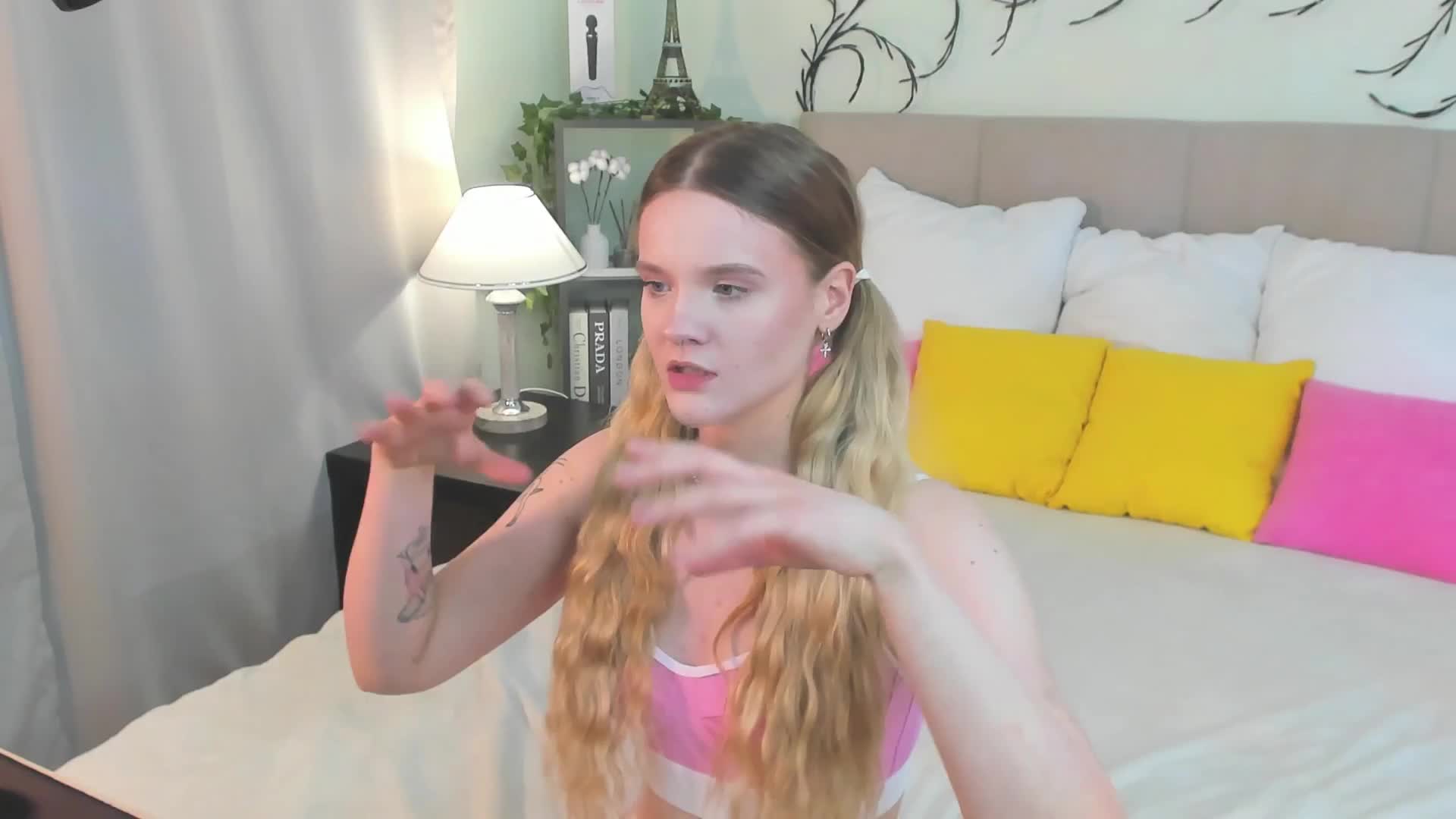 Emma-peach Приват Записи 2026-05-17