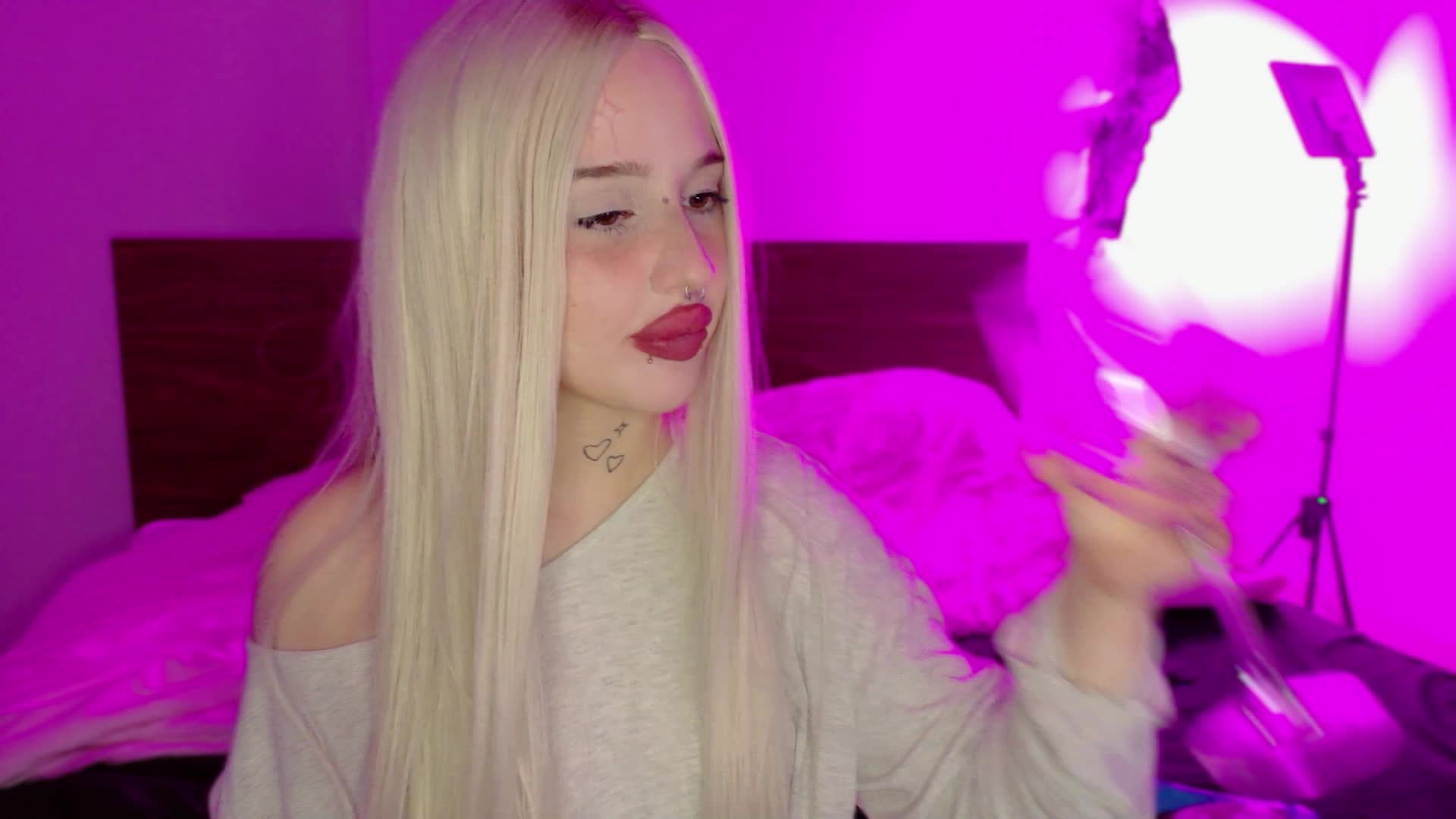 lolykari Приват Записи 2026-05-18