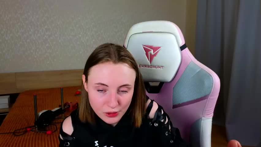 adelina_cowell Приват Записи 2026-05-20