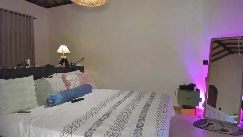 holy_khloe Приват Записи 2026-05-24