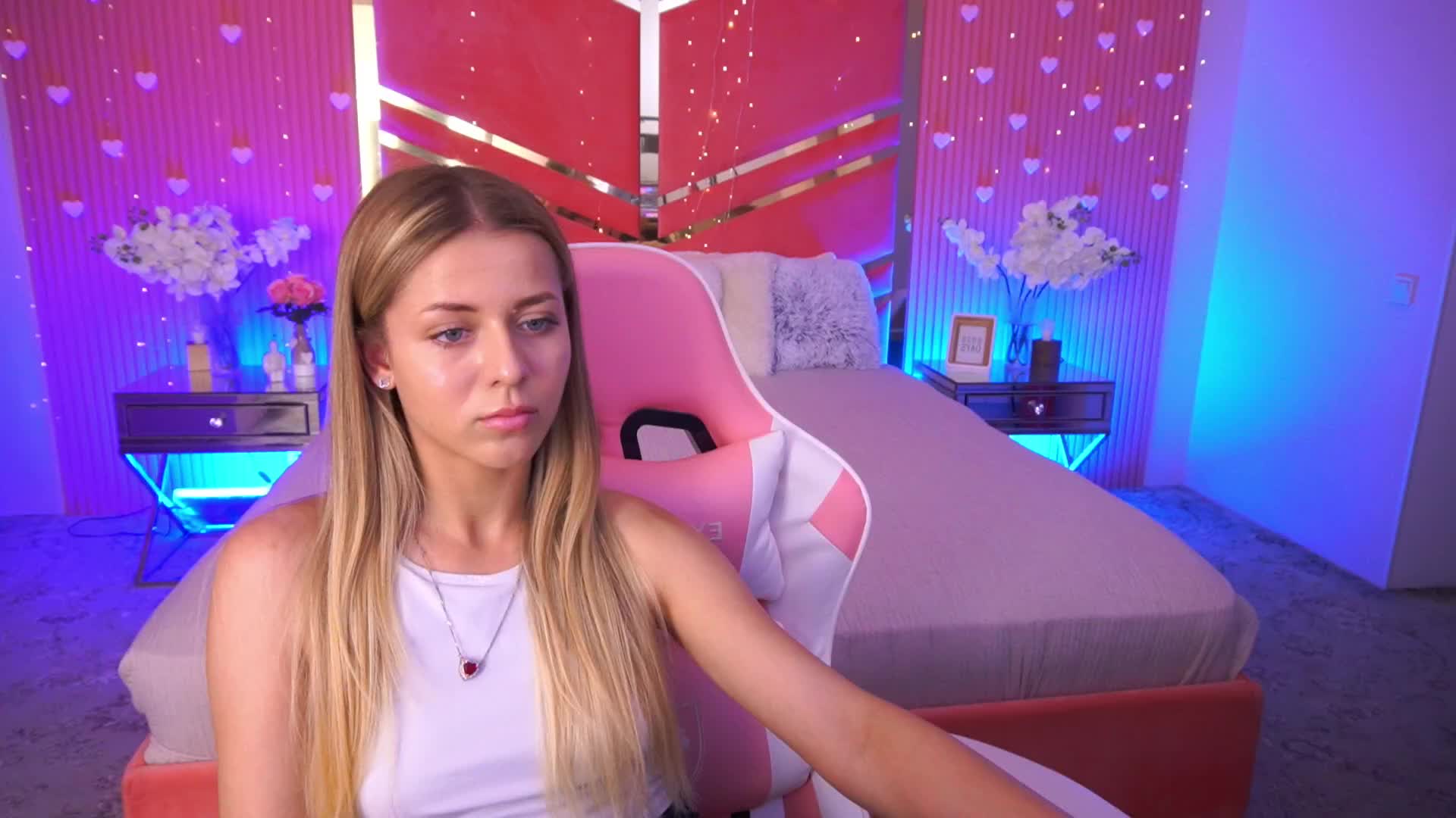 LoveeDove Приват Записи 2026-06-17
