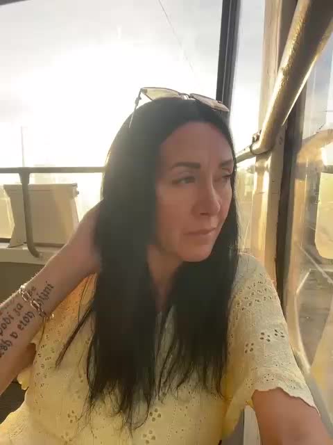 Karolina_Milf Приват Записи 2026-06-21