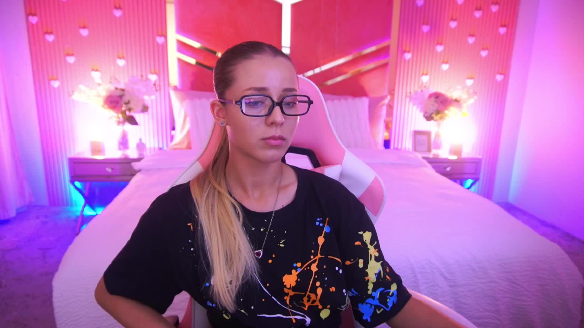 LoveeDove Приват Записи 2026-06-26