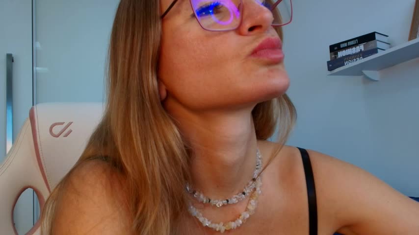 Milf_Tea Приват Записи 2026-06-30