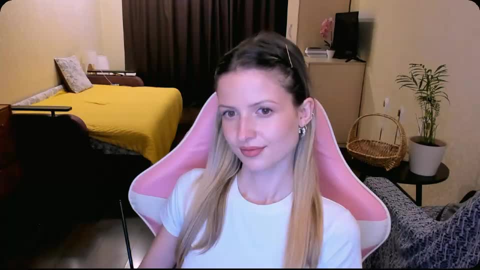julie_flores Приват Записи 2026-07-02