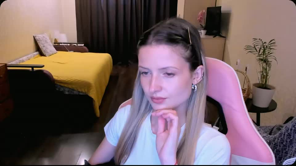 julie_flores Приват Записи 2026-07-02