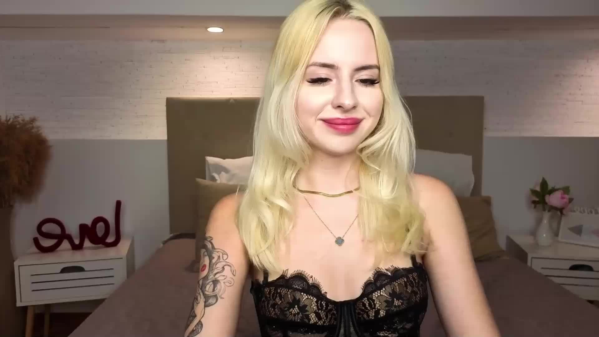 Bella-crazyy Приват Записи 2026-07-12