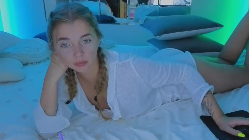 carriebradshawww Приват Записи 2026-07-17