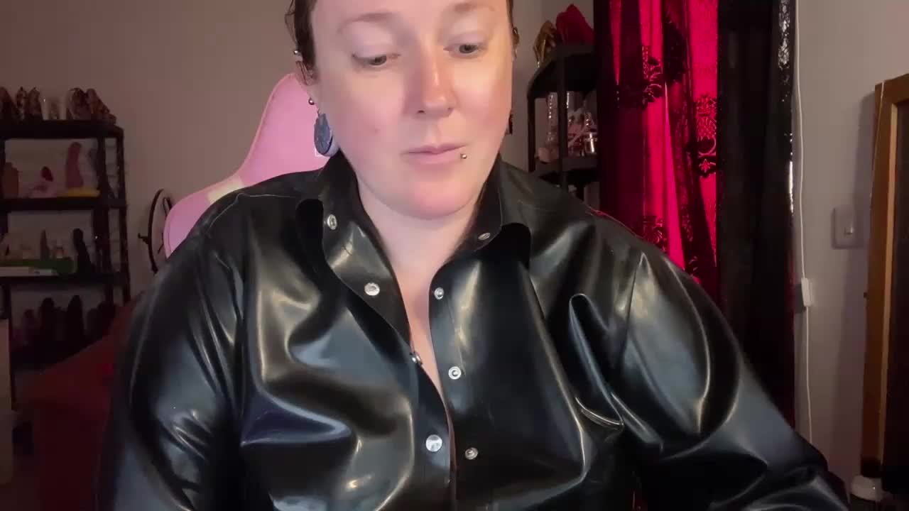NylonQueen Приват Записи 2026-07-18