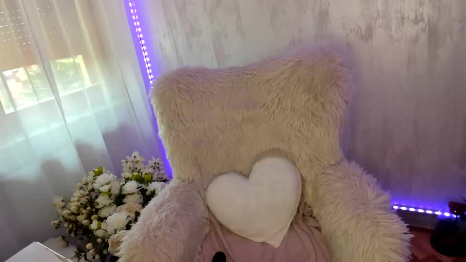 elisabaxter Приват Записи 2026-07-18