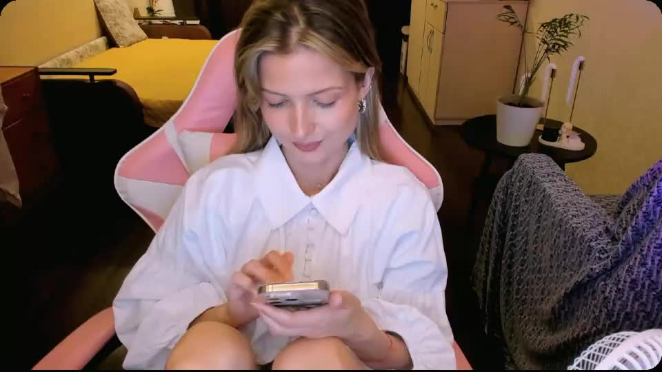 julie_flores Приват Записи 2026-08-11