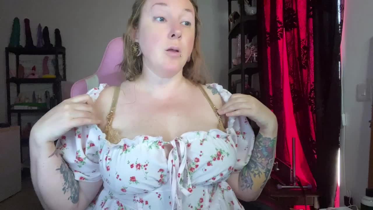 NylonQueen Приват Записи 2026-08-14