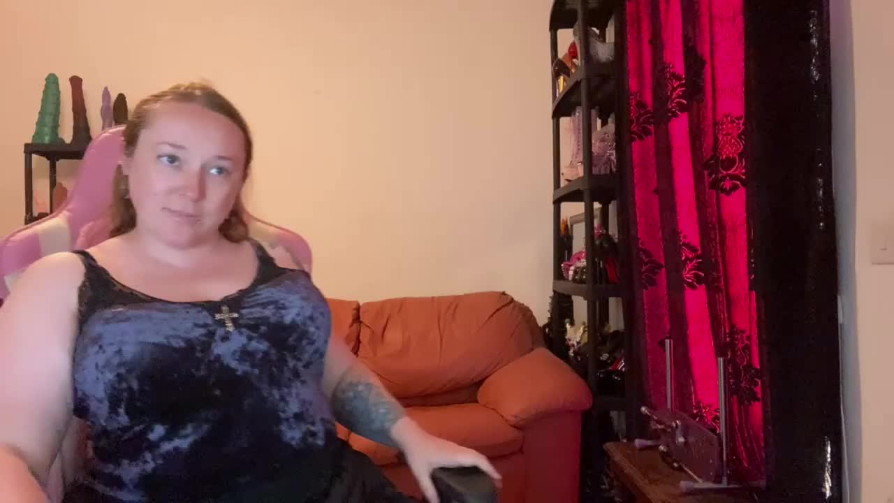 NylonQueen Приват Записи 2026-08-18