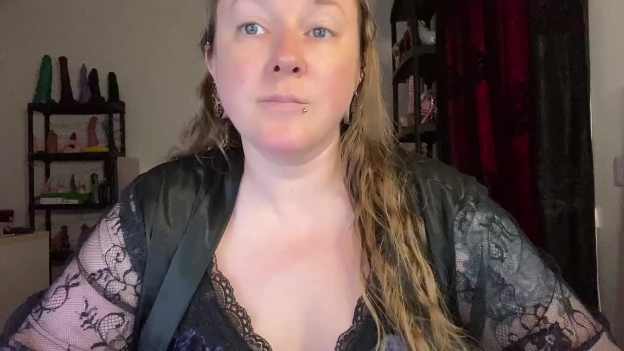 NylonQueen Приват Записи 2026-08-19