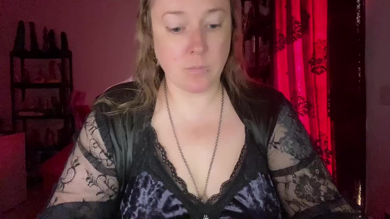 NylonQueen Приват Записи 2026-08-19