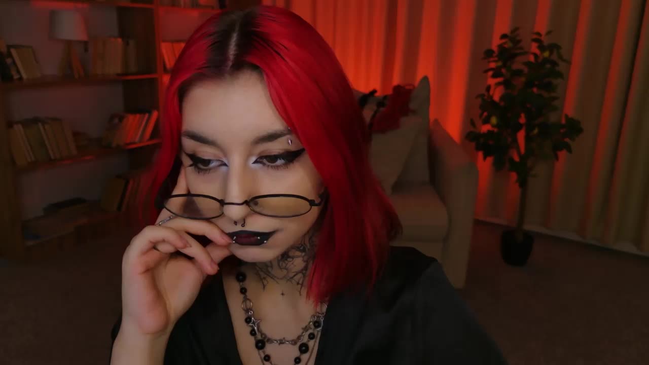 MistressMarcelline Приват Записи 2026-08-20