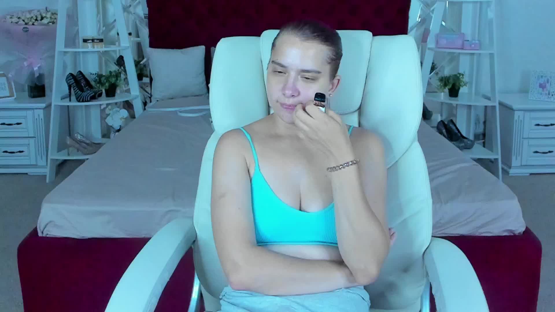 Livia-Shy Приват Записи 2026-08-24