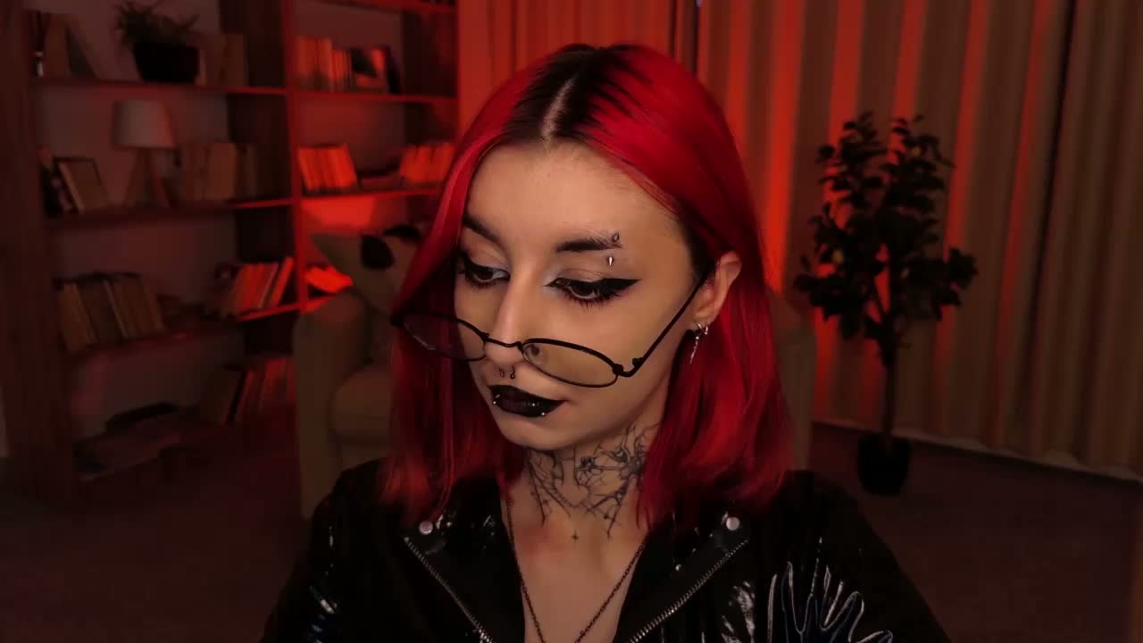 MistressMarcelline Приват Записи 2026-08-25