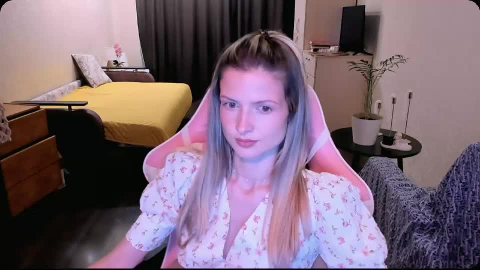 julie_flores Приват Записи 2026-08-27