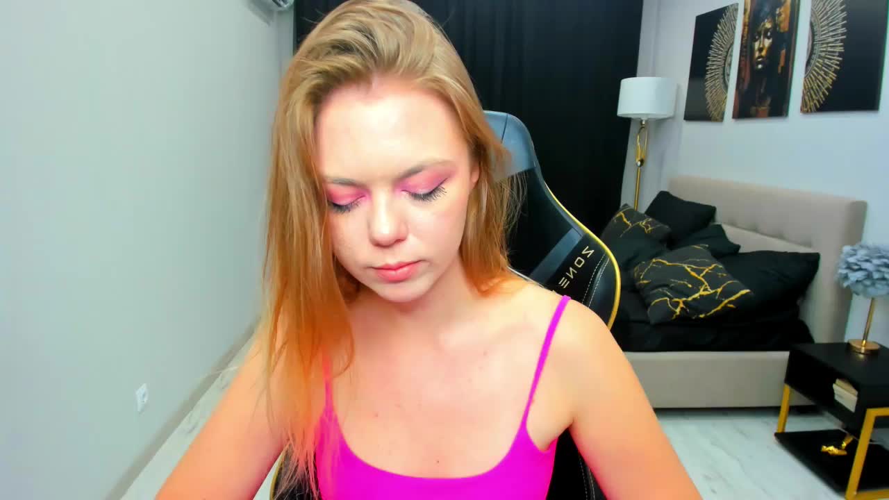 Strawberrye Приват Записи 2026-08-27