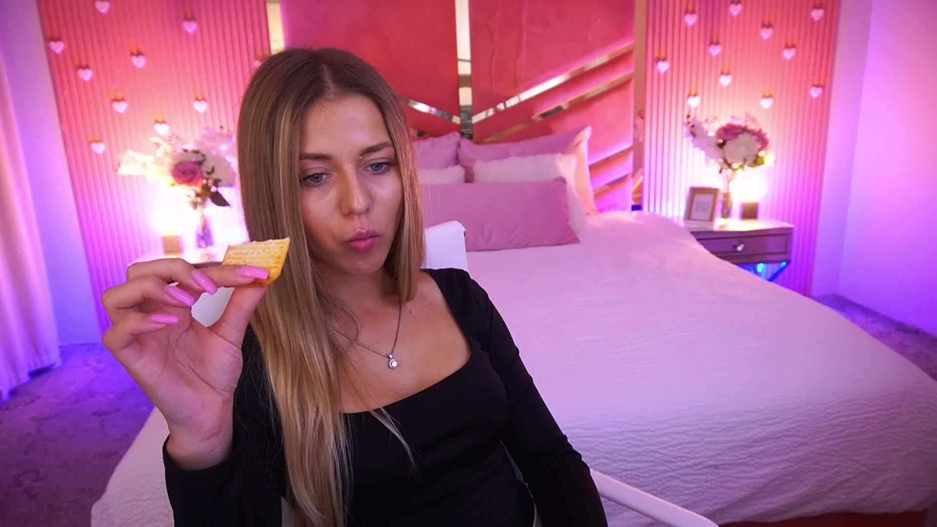 LoveeDove Приват Записи 2026-08-28