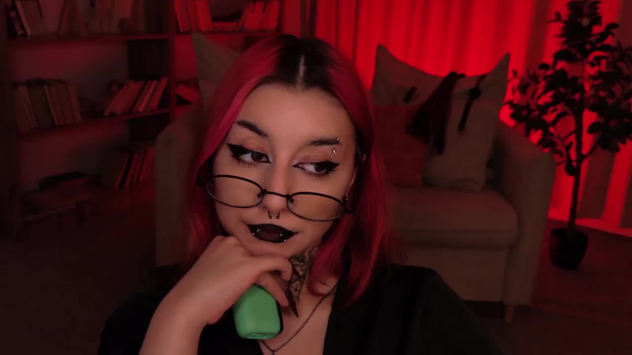 MistressMarcelline Приват Записи 2026-09-09