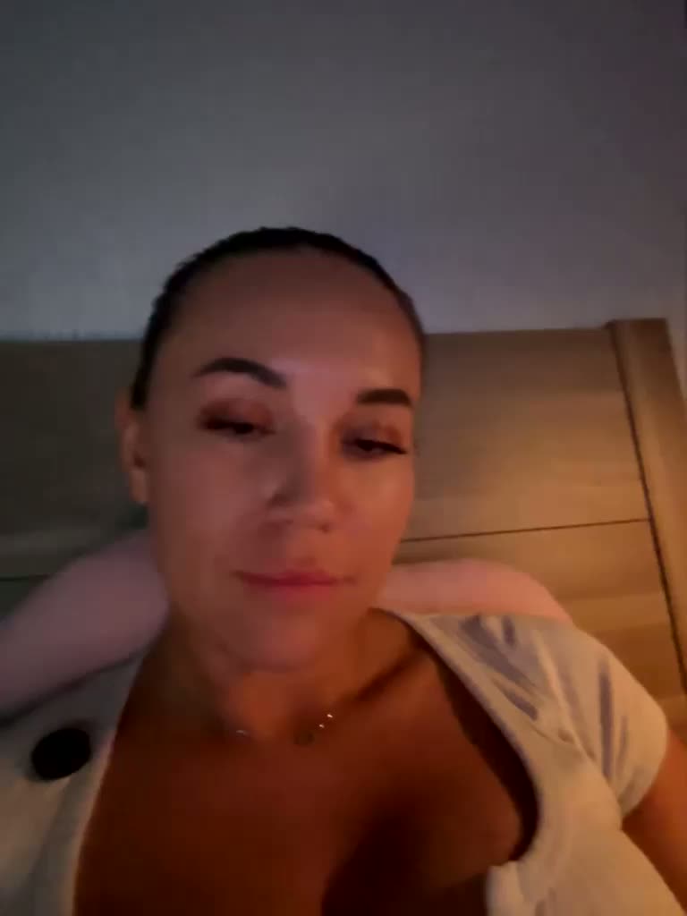 QWEENII Приват Записи 2026-10-01